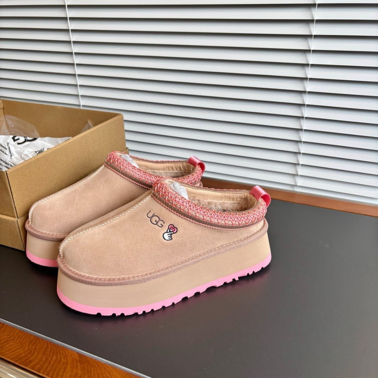 UGG Tazz II Beige/Rose